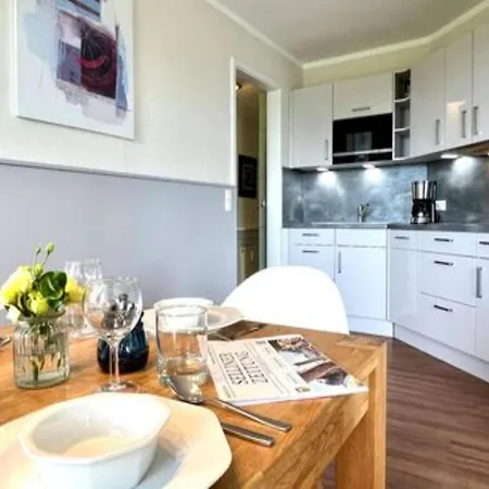 Mit Aufzug Und Balkon Auf Ruegen Sellin (Rugen)