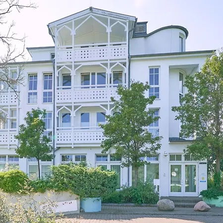 Apartment Mit Aufzug Und Balkon Auf Ruegen